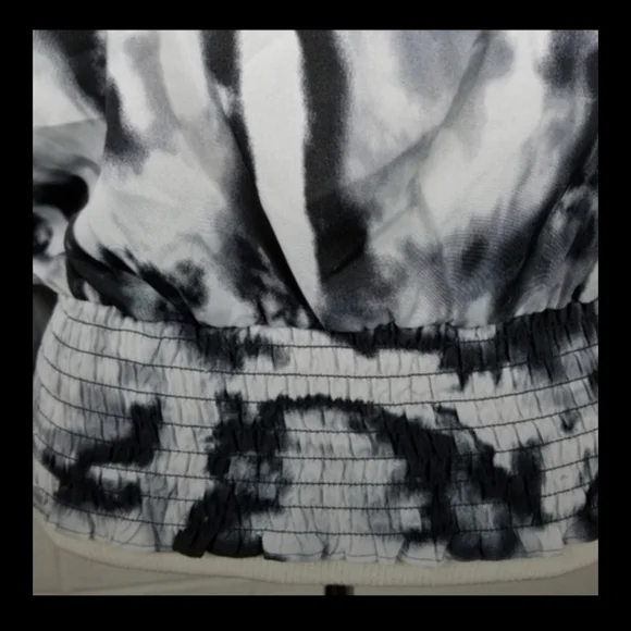 NWOT! MICHAEL KORS SPLATTER DESIGN BLOUSE - Picture 6 of 11